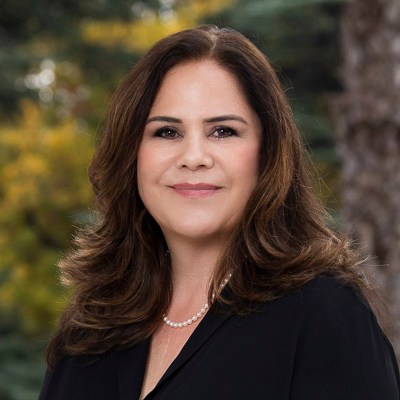 Headshot of Lisa Calderon